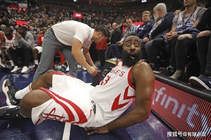詹姆斯·哈登在NBA 2K25评分大跌，球迷愤怒声四起！你怎么看？