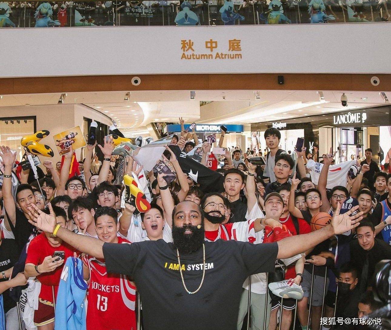詹姆斯·哈登在NBA 2K25评分大跌，球迷愤怒声四起！你怎么看？